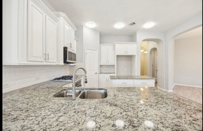 Building Photo - 725 Gray Washington Dr