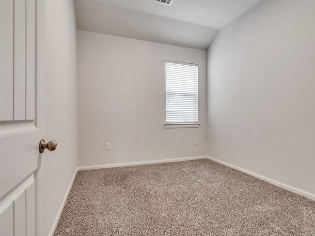 Building Photo - 10026 Thicket Park Ln