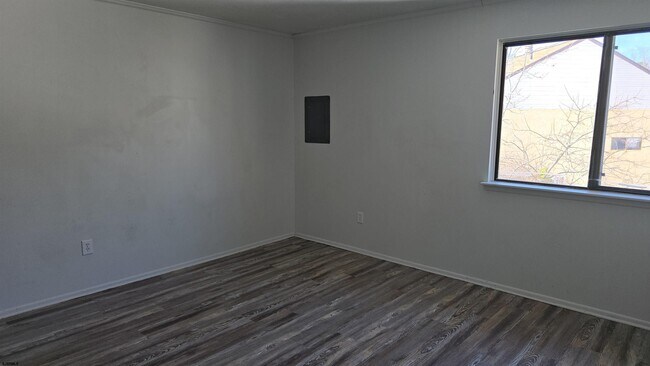 Building Photo - 2608 Woodlands Dr