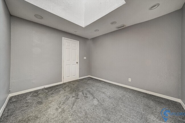 Building Photo - 1412 7th Ave N