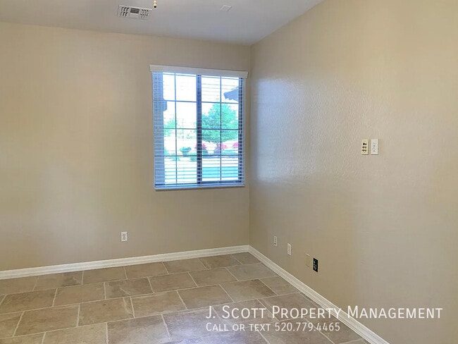 Building Photo - 8206 S 22nd Ln
