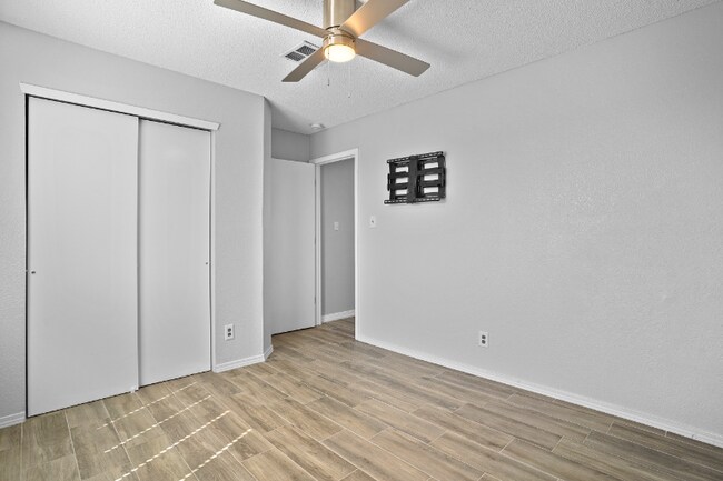 Building Photo - 14032 Tierra Vergel Dr