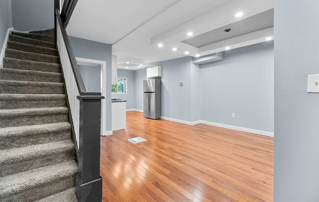 Building Photo - 260X Garrett Ave