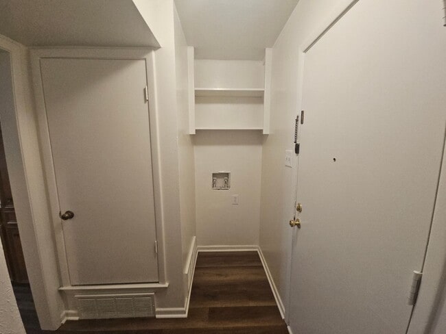 Building Photo - Updated Townhome with Upgrades