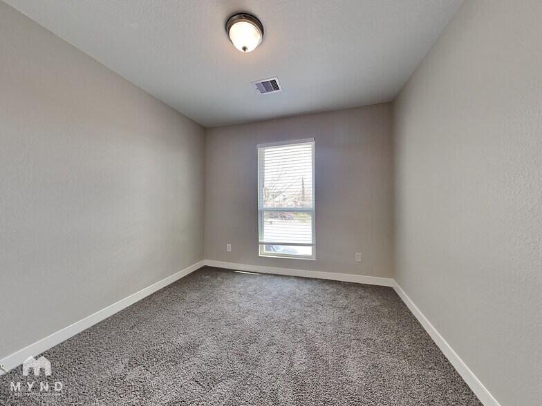 Building Photo - 1535 Stevenage Ln