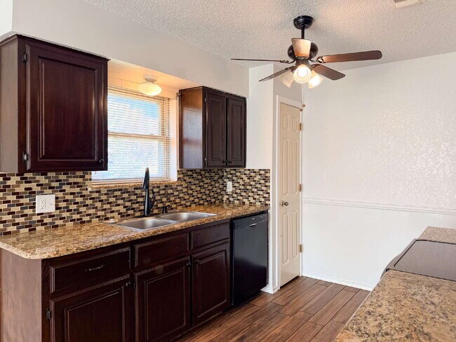 Building Photo - Charming 3-Bedroom Gem with 2 Full Baths in Crowley!