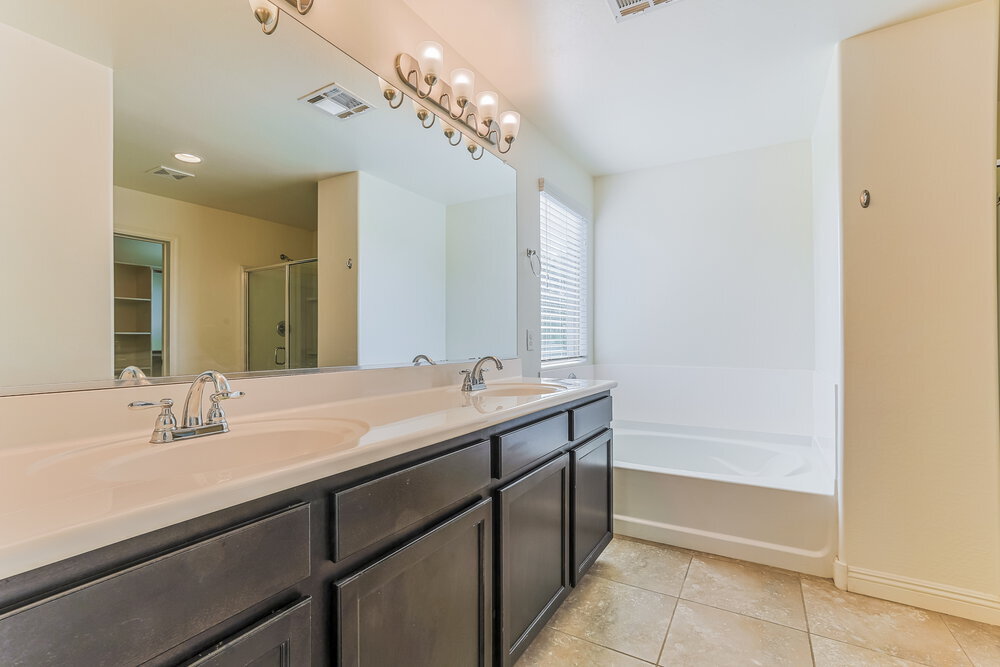 Building Photo - 5537 E Jaeger St