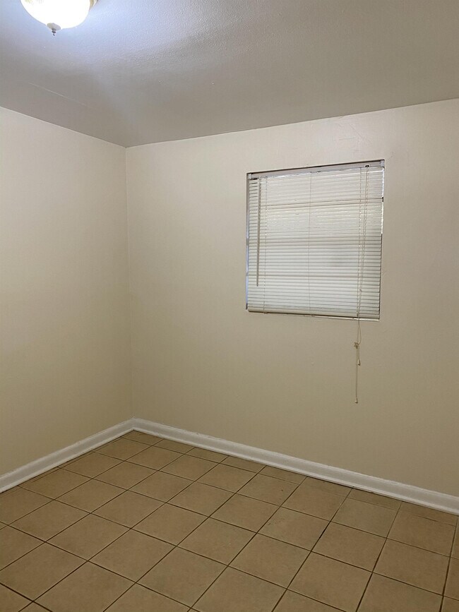 Building Photo - 8459 Herlong Rd