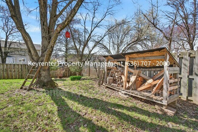 Building Photo - 971 Whispering Ridge Ln