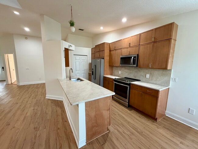 Building Photo - 107 Woodland Dr