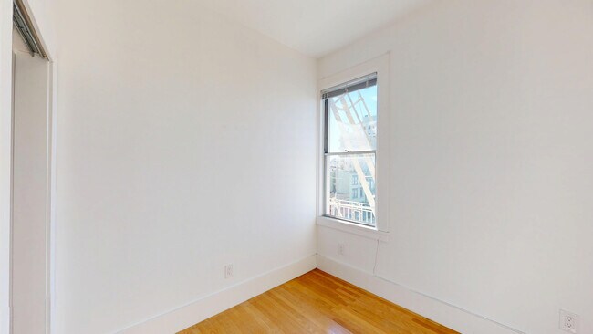 Building Photo - 1408 California St