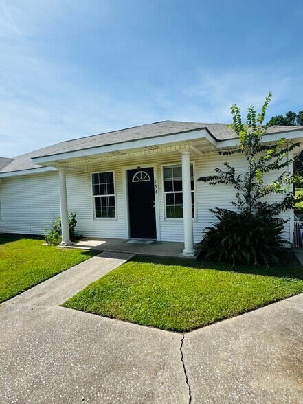 Building Photo - 134 Peavine Rd