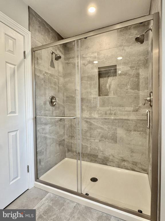 Building Photo - 1 Foxborough Ct