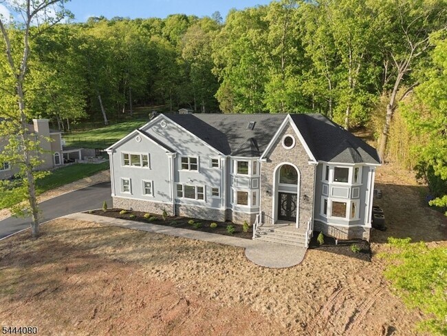 Building Photo - 1395 Washington Valley Rd