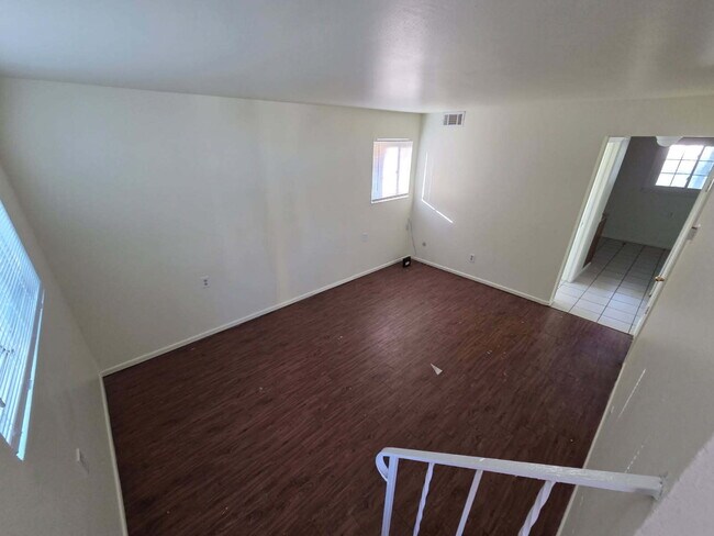 Building Photo - Aurora - 2 Bedroom, 2 Bathroom Duplex (13NE)