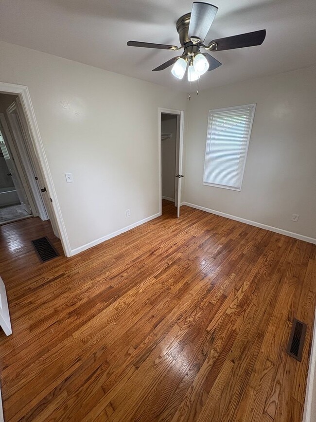 Building Photo - Beautiful 3 Bed / 2 Bath Updated Bungalow with Large Fenced Yard and Brand-New Deck