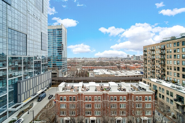 Building Photo - 1345 S Wabash Ave