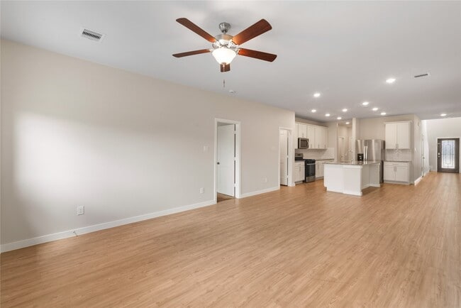 Building Photo - 5811 Quest Valley Dr