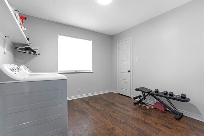 Building Photo - 2507 Broken Oak Dr