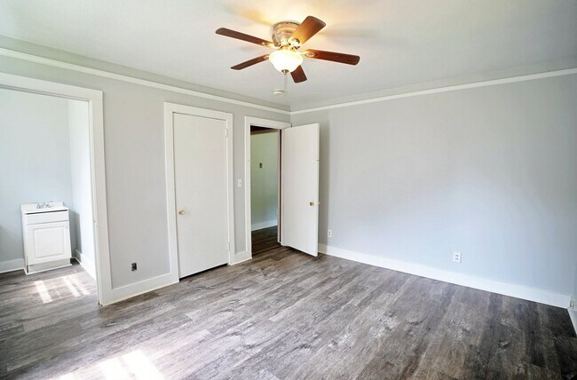 Building Photo - 330 W 41st St