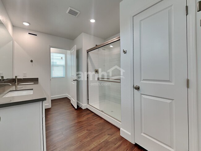 Building Photo - 4820 Blushing Star St