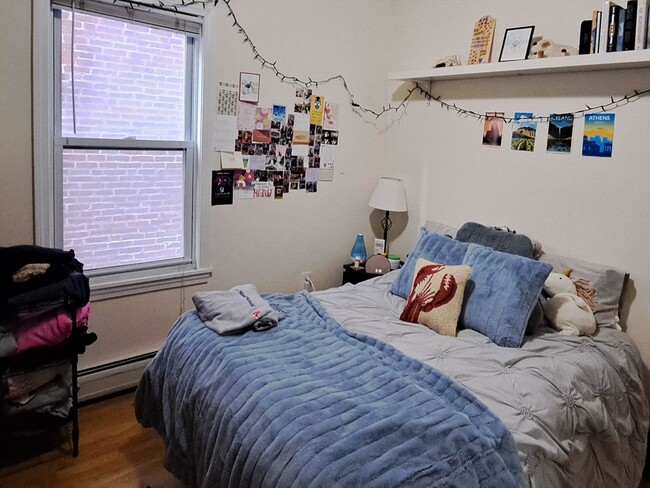 Building Photo - 143 Hillside St