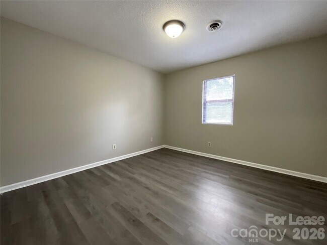 Building Photo - 201 Arthur Dr