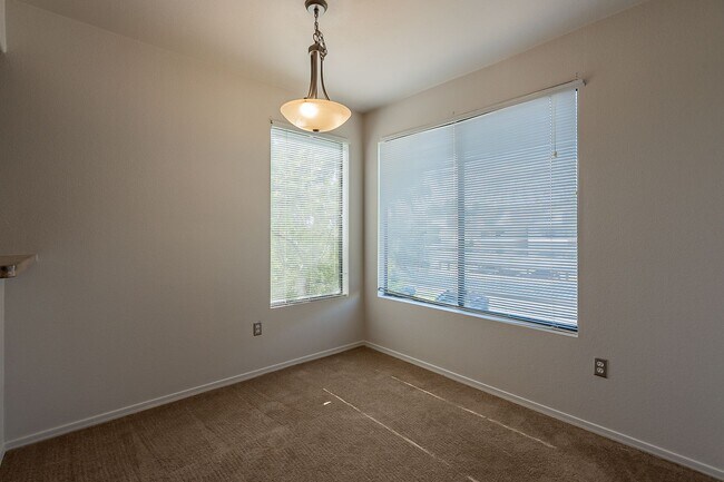 Building Photo - Move In Ready! Two Bedrooms - Tuscany Villas