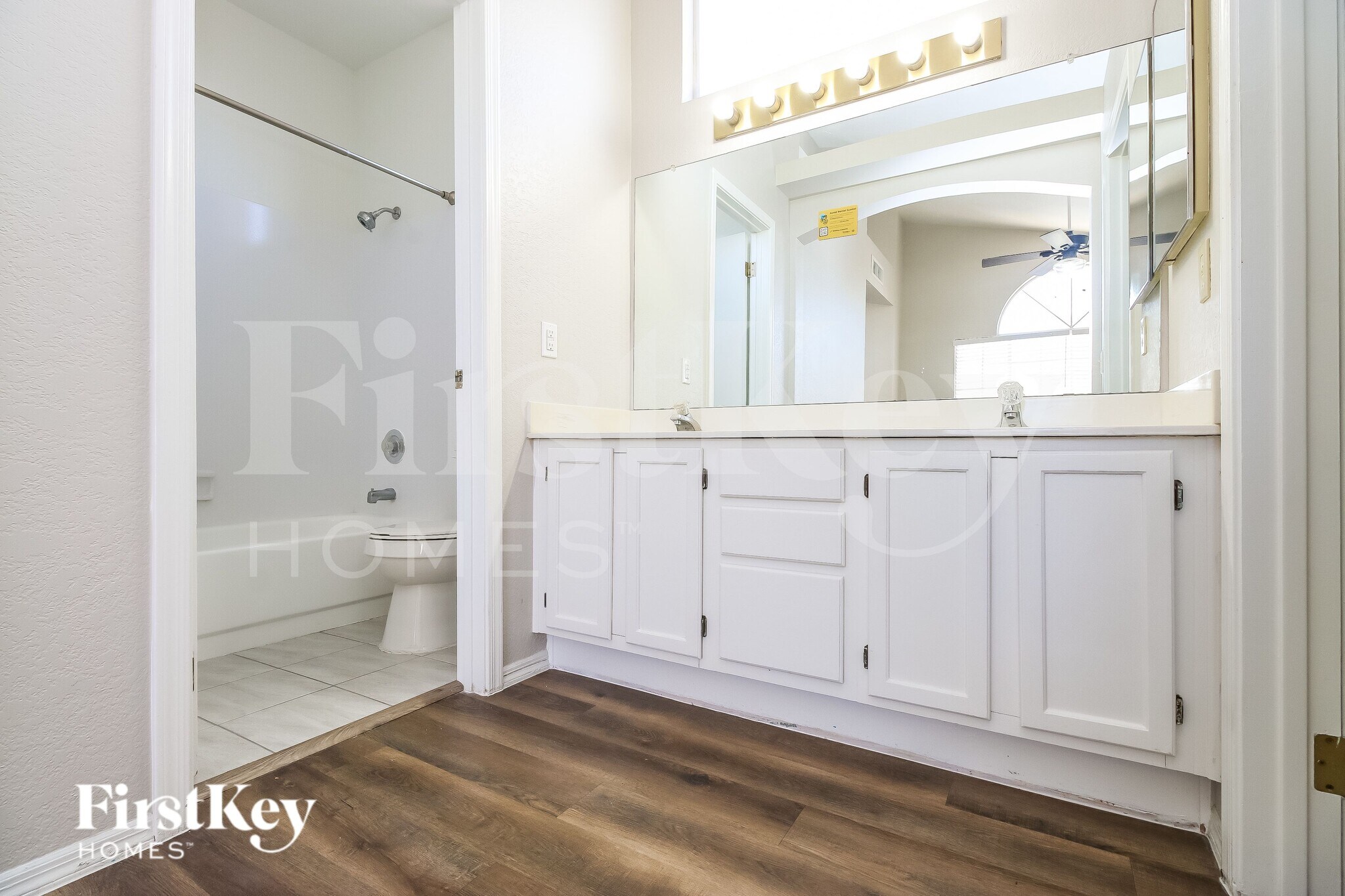 Building Photo - 3710 W Spinnaker Ln