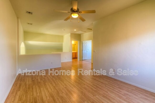Building Photo - 6413 S Woodland Hills Dr