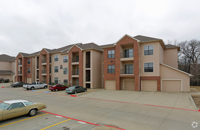 Building Photo - Post Oak East Apartments