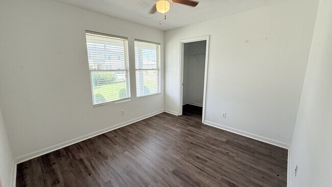 Building Photo - 15251 Tyler Mill Dr