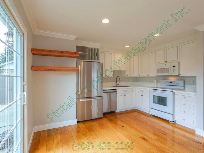 Building Photo - 5950 Cabral Ave