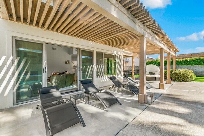 Building Photo - 45455 Crow Cir