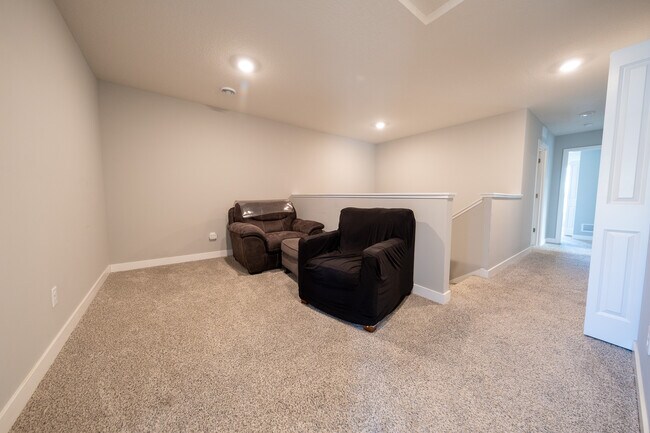 Building Photo - 17073 Dysart Pl