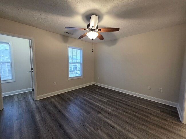 Building Photo - 521 Cider Hill Rd