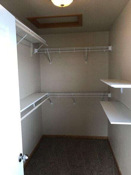 Building Photo - 3130 SW Arlan Ln