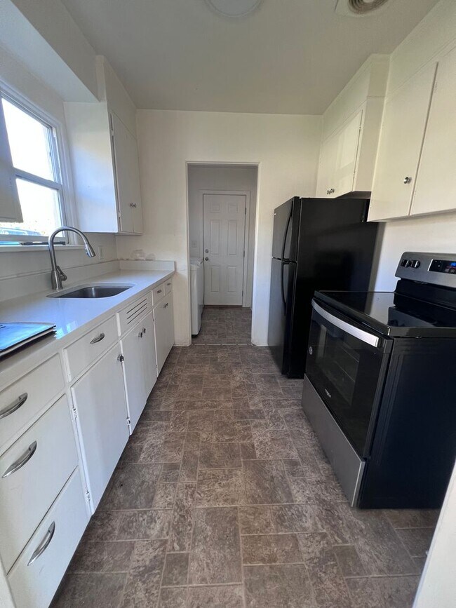 Building Photo - 1506 9th St