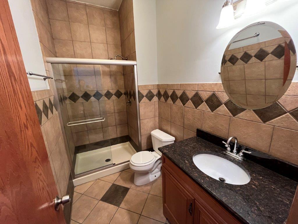 Building Photo - 1918 W Cermak Rd