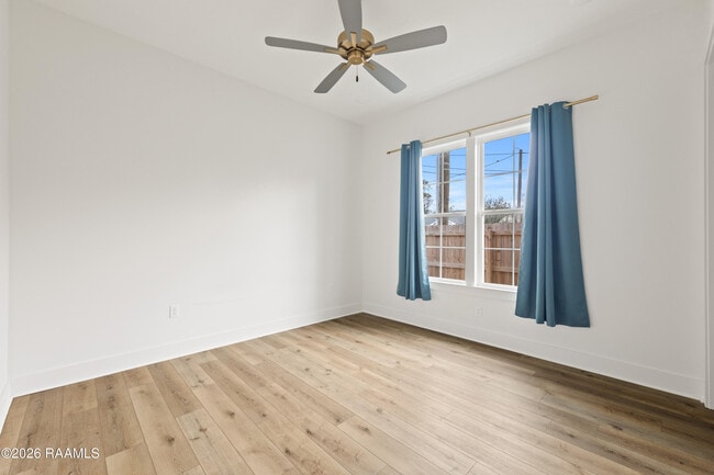 Building Photo - 121 Mayberry Grv St