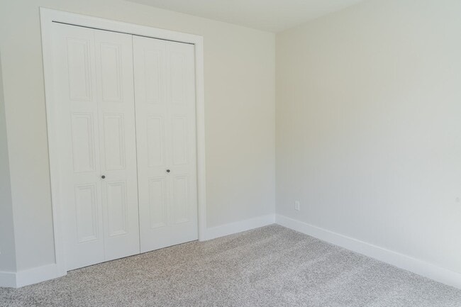 Building Photo - 5Bd/4.25Ba Kirkland House