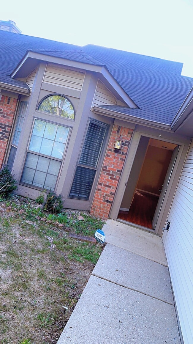 Building Photo - 4112 Eagle Cove E Dr