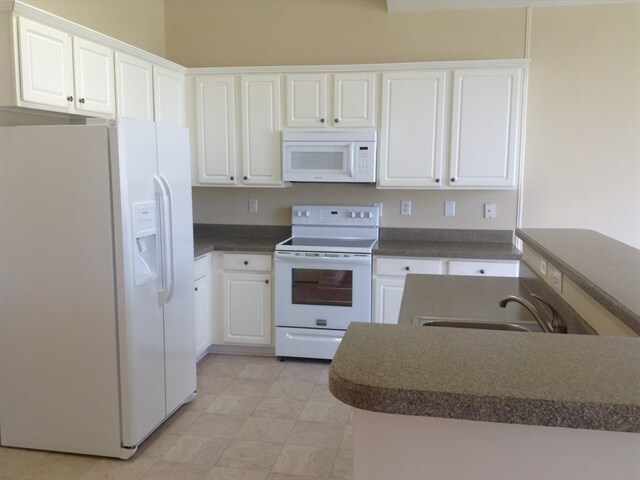 Building Photo - 13436 Planters Row Dr