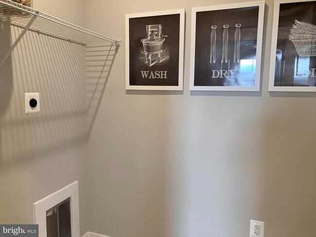 Building Photo - 7045 Eaglehead Dr