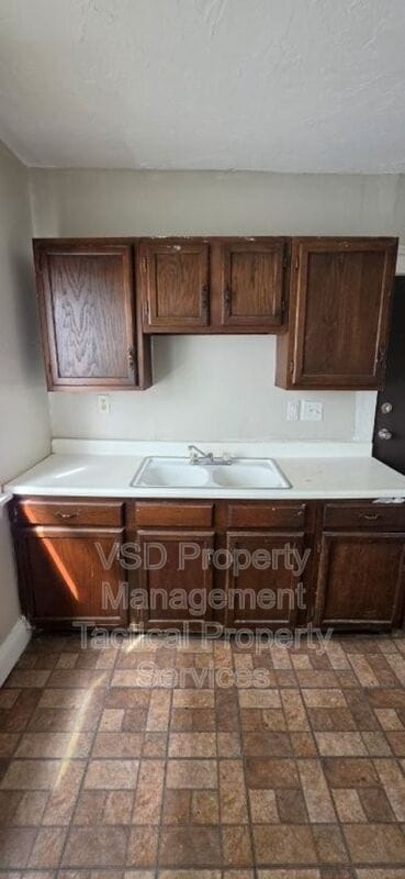 Building Photo - 12819 Edmonton Ave