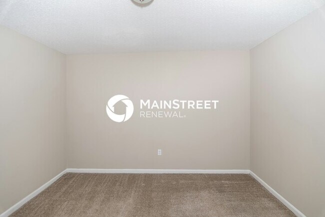 Building Photo - 5 Bedroom Pet-Friendly Home in Memphis, TN with Main Street Renewal