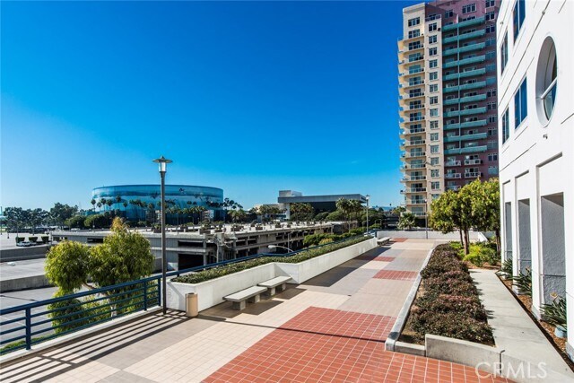 Building Photo - 525 E Seaside Way