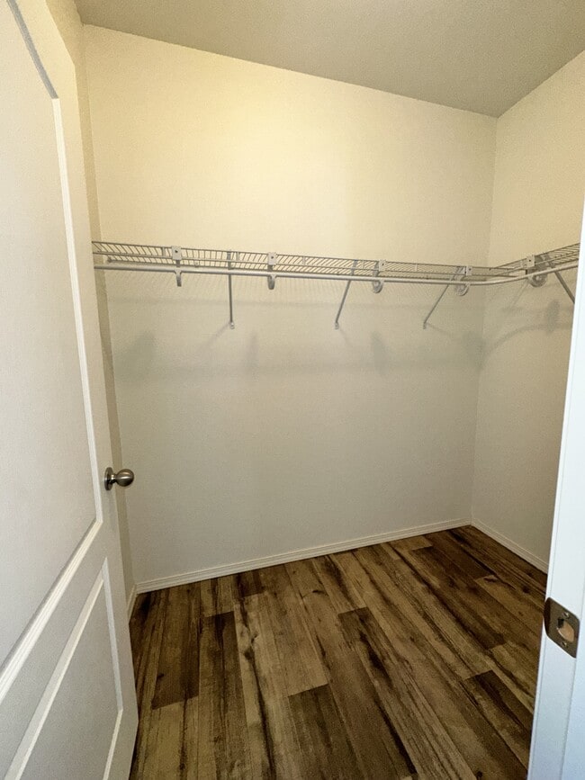 Building Photo - 834 Teal Ct SE