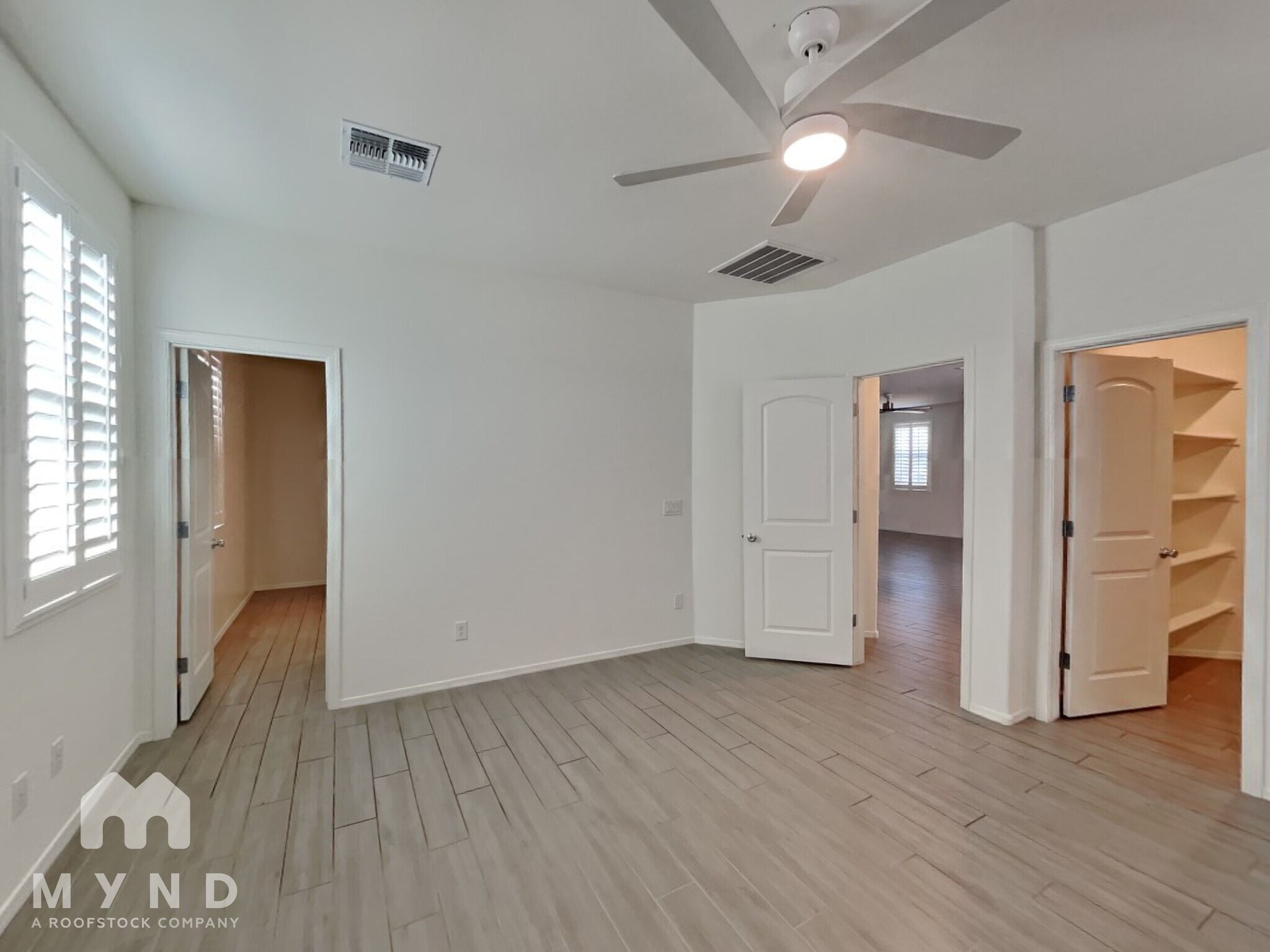 Building Photo - 7325 S 33rd Ln