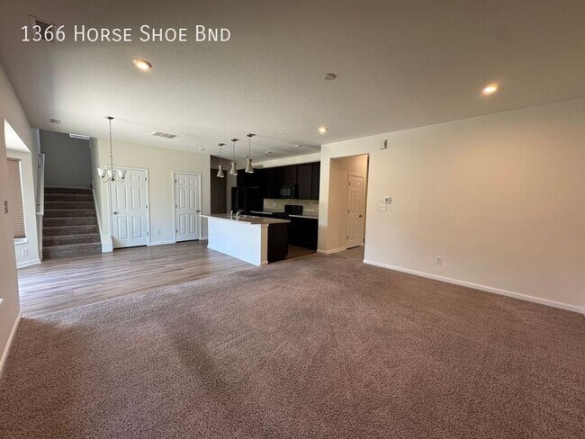 Building Photo - 1366 Horse Shoe Bnd